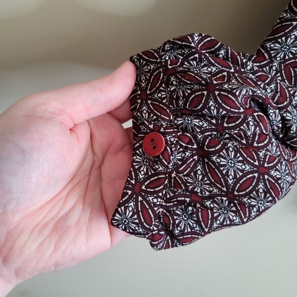 Chelsea & Theodore Womens Blouse Plus Size 1x Red Burgundy Black Geometric Boho - Picture 5 of 9